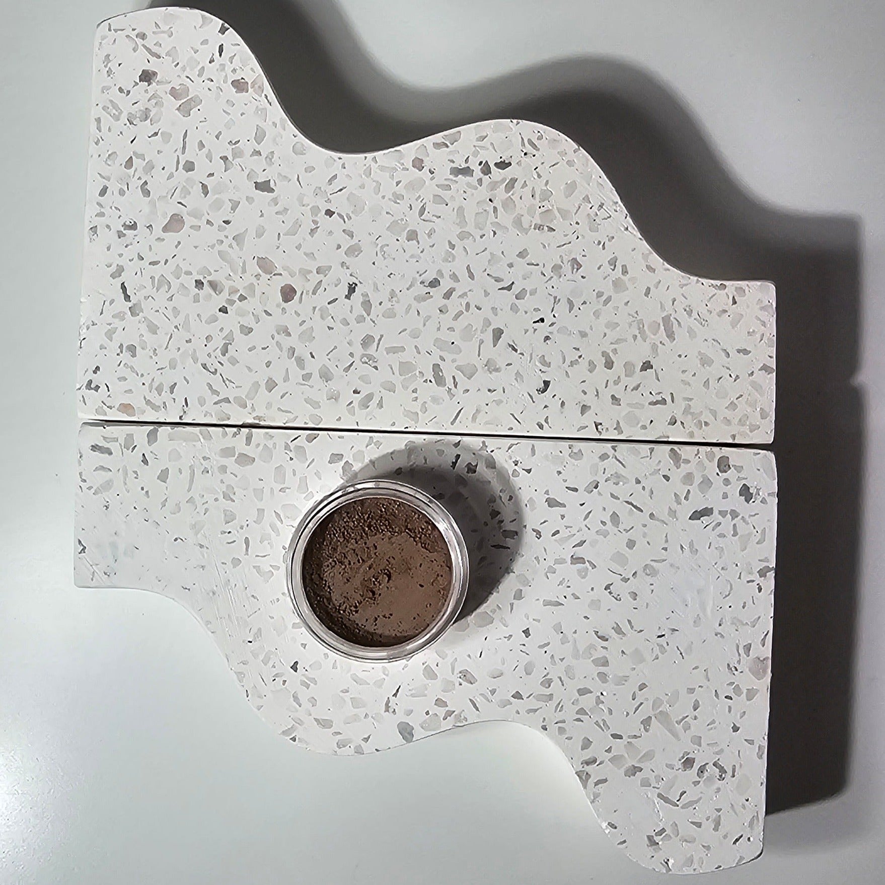 Warm brown brow dust